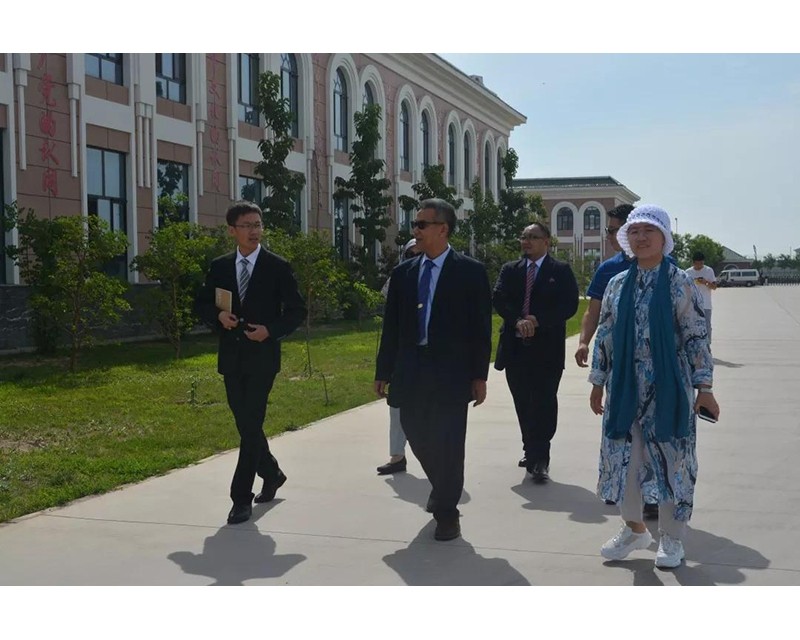 马来西亚敦胡先翁大学代表团访问我校